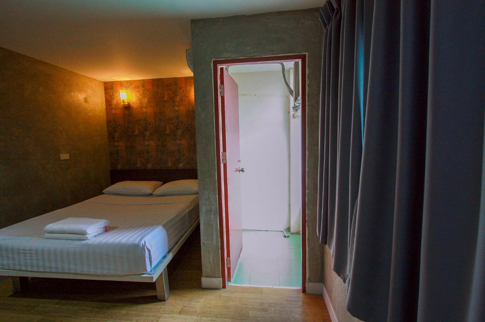 18 Coins Budget Hotel Pattaya Ruang foto